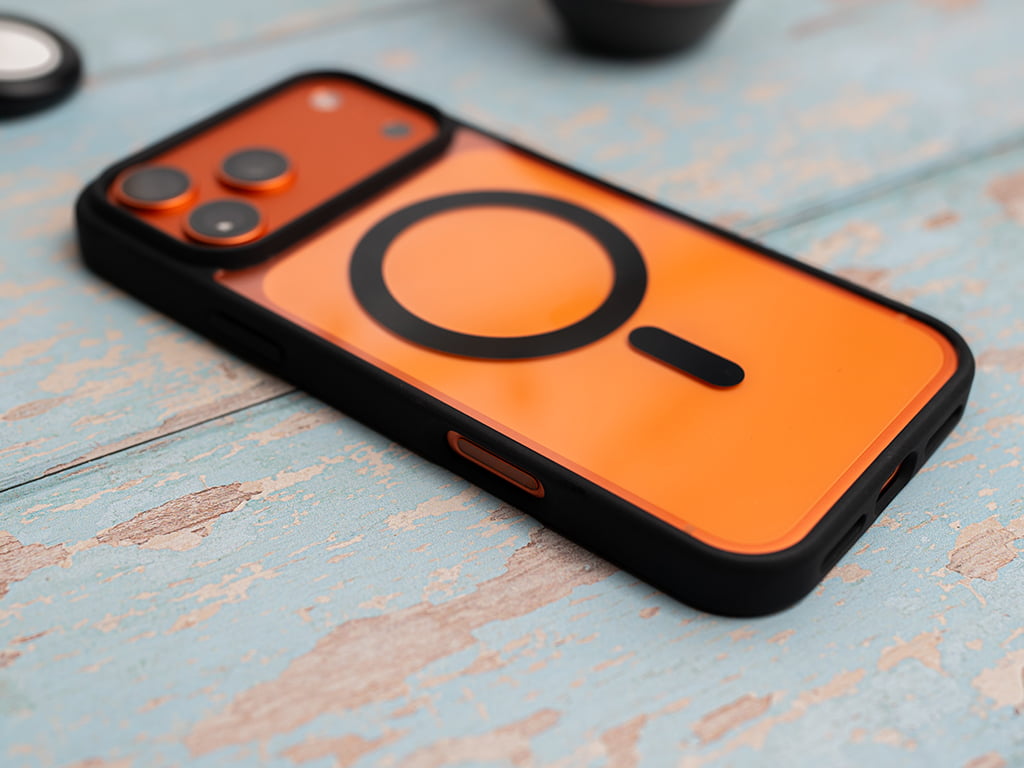 Vysoce odolný kryt s Magsafe na iPhone 17 Pro Max - Černý lifestyle 4